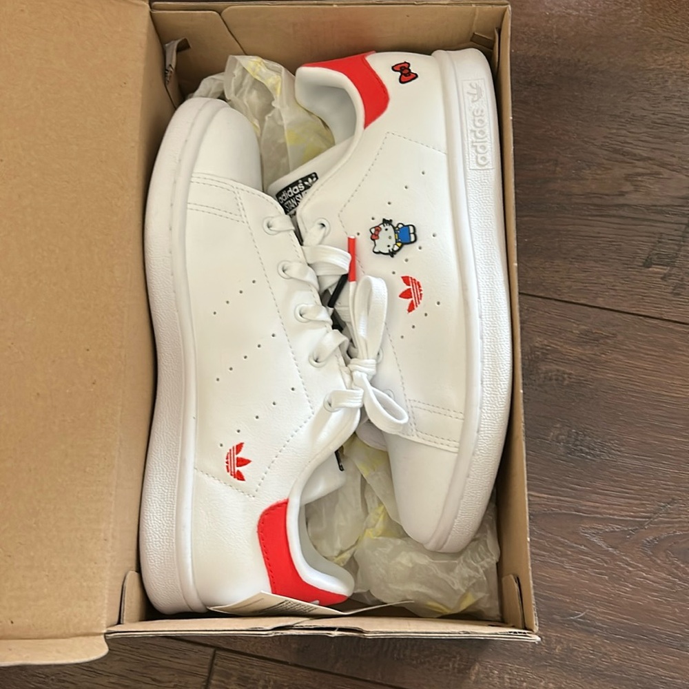 Girls adidas shoes hello kitty
